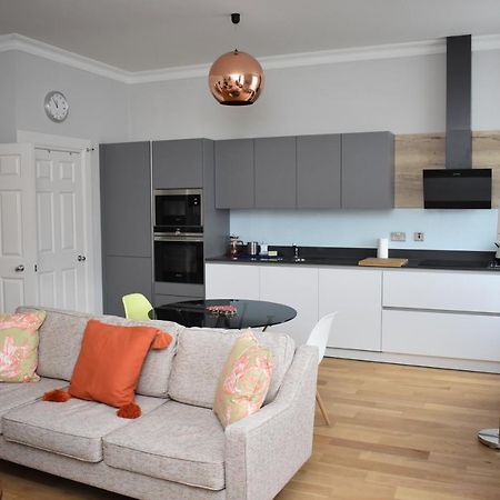 Bernard St - Bright And Spacious 1 Bed Apartment At The Shore! 爱丁堡 外观 照片